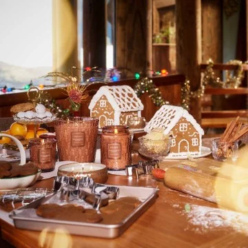 Vela Voluspa lata Pequeña Gingerbread Chalet| Les aromes Provence
