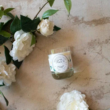 Vela Natural Durance Camelia Eclatant | Les Aromes Provence