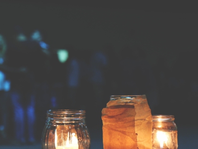 Iluminar tus estancias con velas: ventajas, ideas y consejos